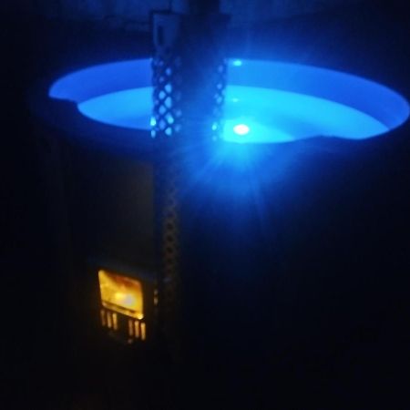 Gite Avec Son Bain Nordique Privatif Au Feu De Bois Pleubian エクステリア 写真