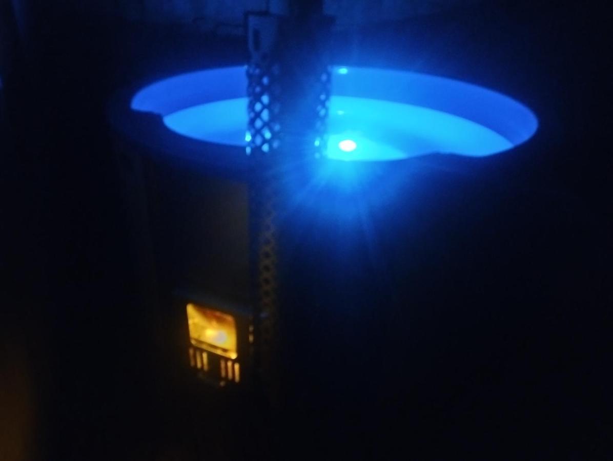 Gite Avec Son Bain Nordique Privatif Au Feu De Bois Pleubian エクステリア 写真